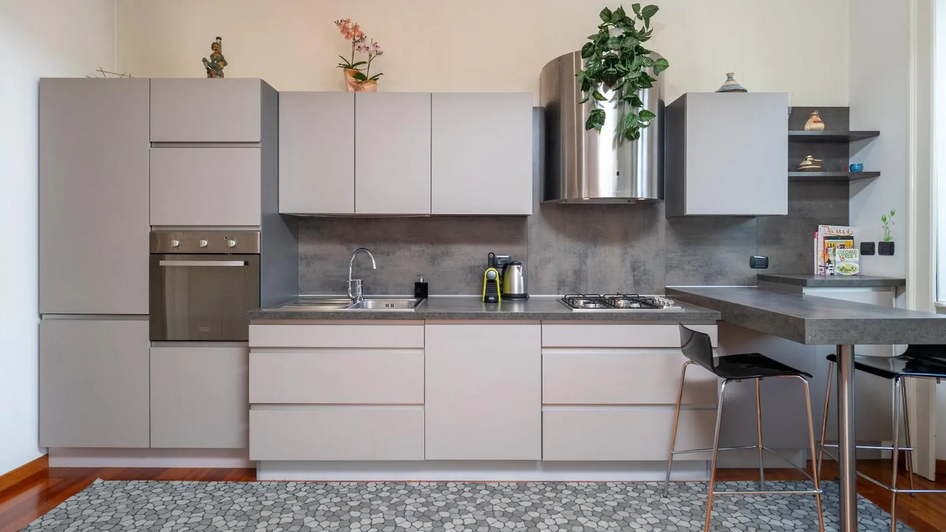 Luxury Residence In The Most Iconic Avenue Of Milan location
