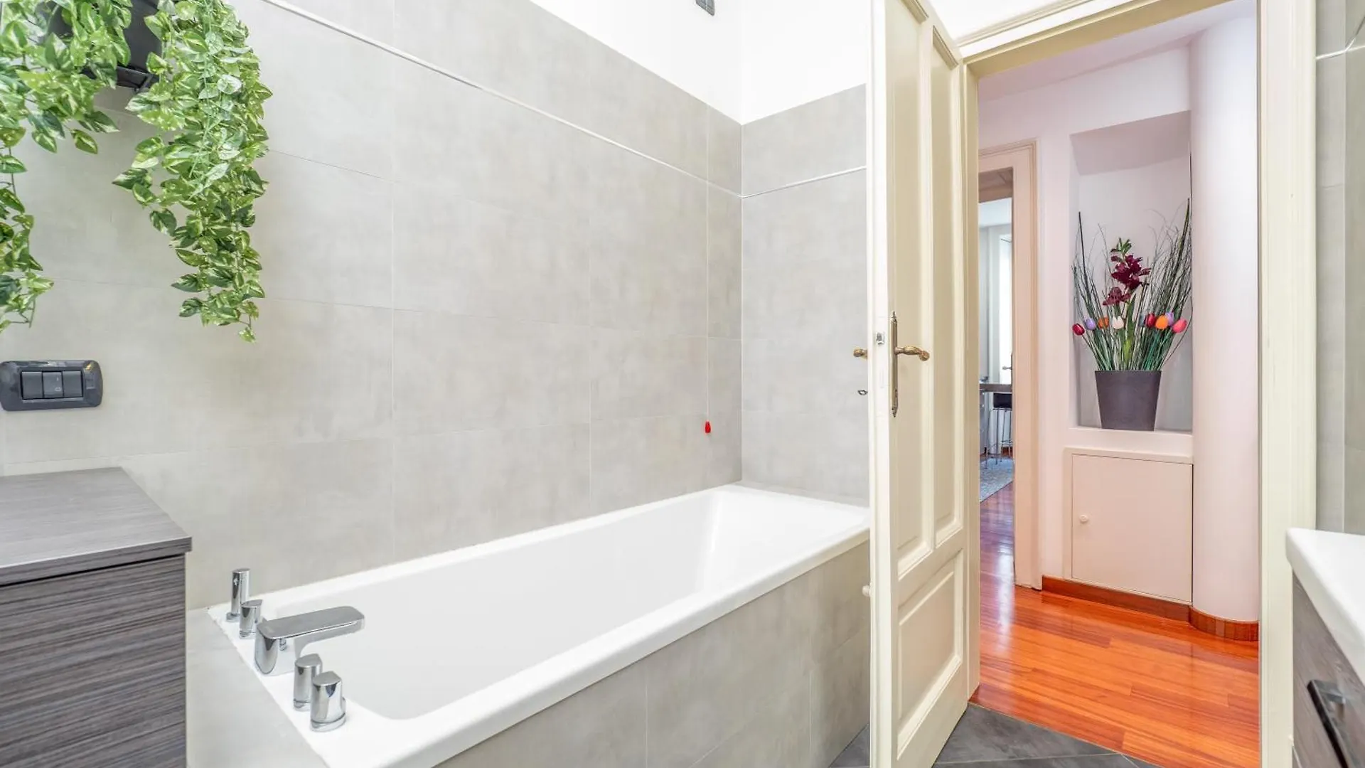 Luxury Residence In The Most Iconic Avenue Of Milan Apartment